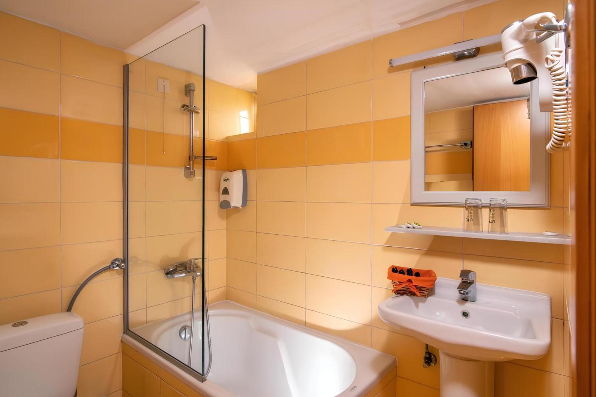 City Life Hotel Candia Esterno foto